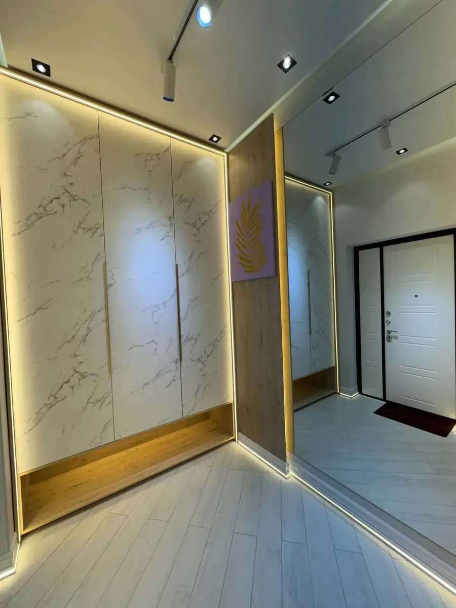 3 xonali kvartira sotiladi − 73 m²