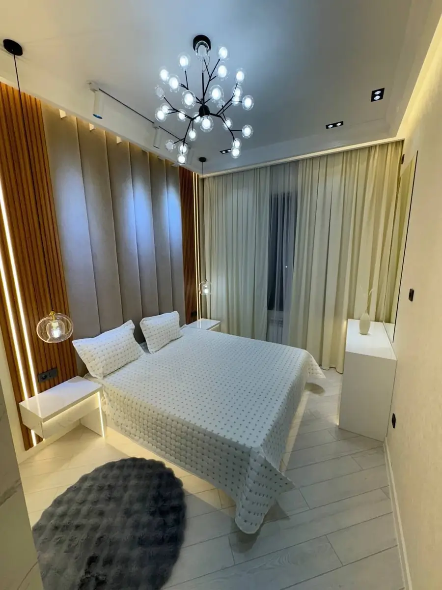 3 xonali kvartira sotiladi − 73 m²