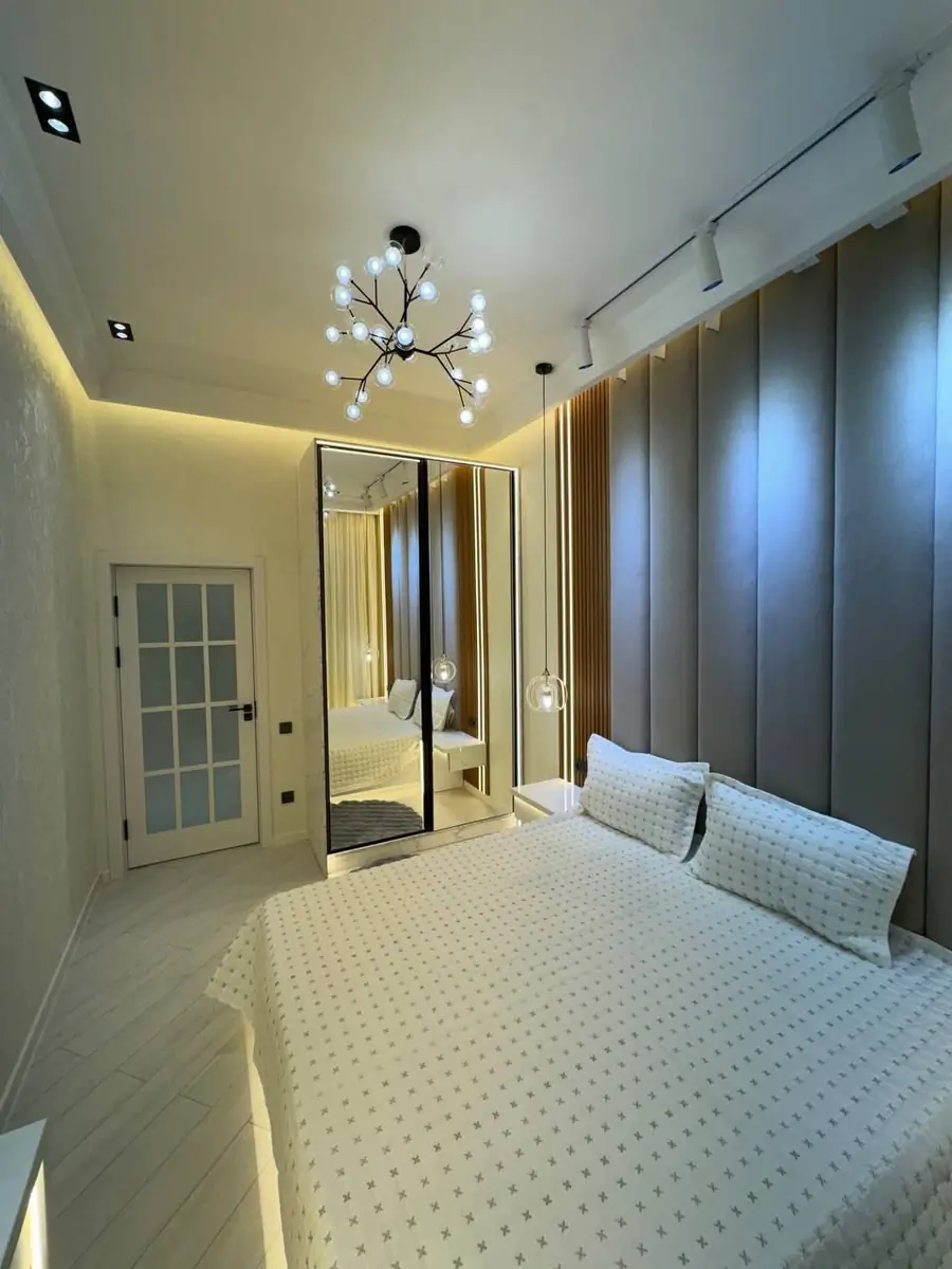 3 xonali kvartira sotiladi − 73 m²