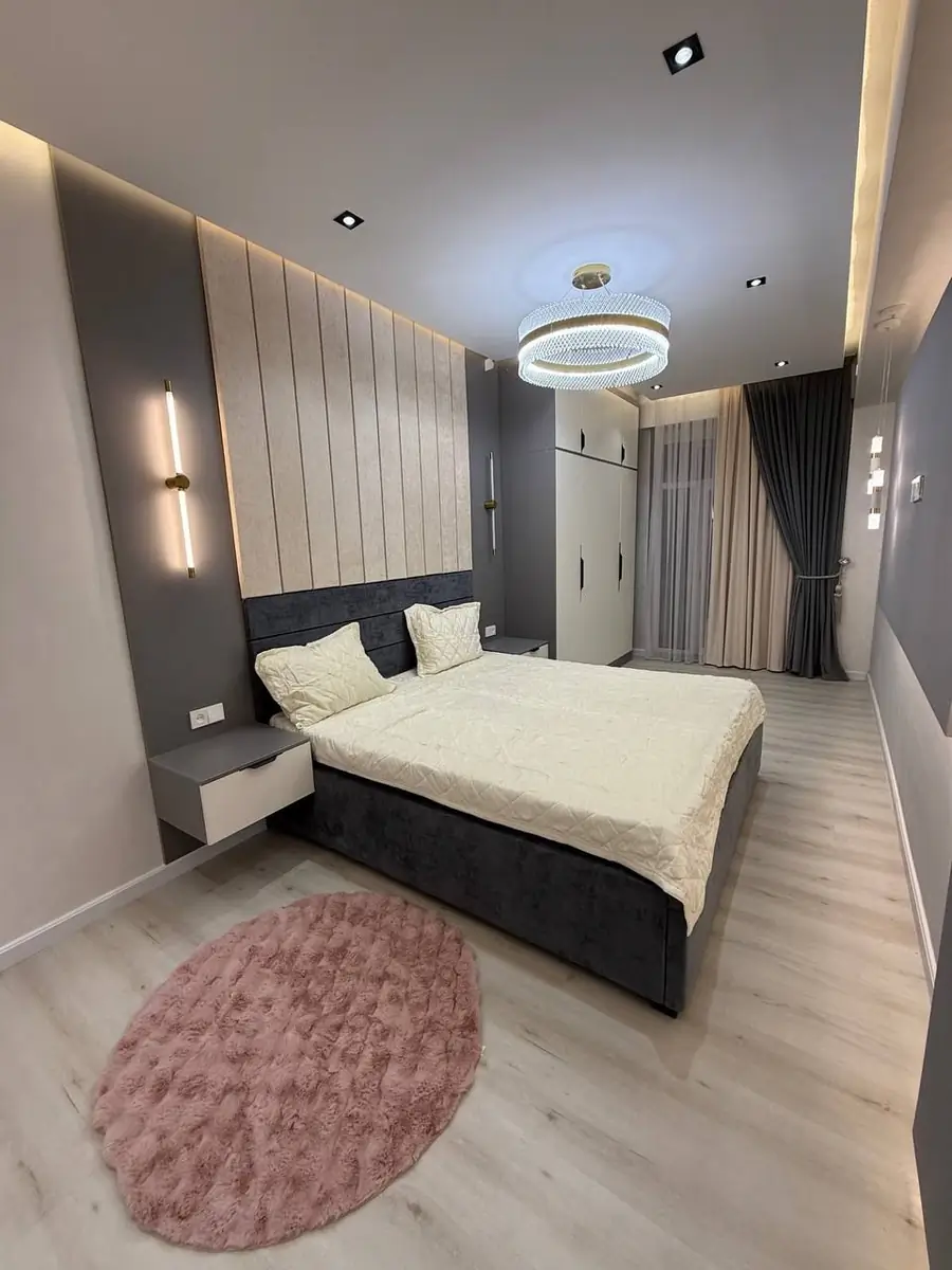 3 xonali kvartira sotiladi − 73 m²