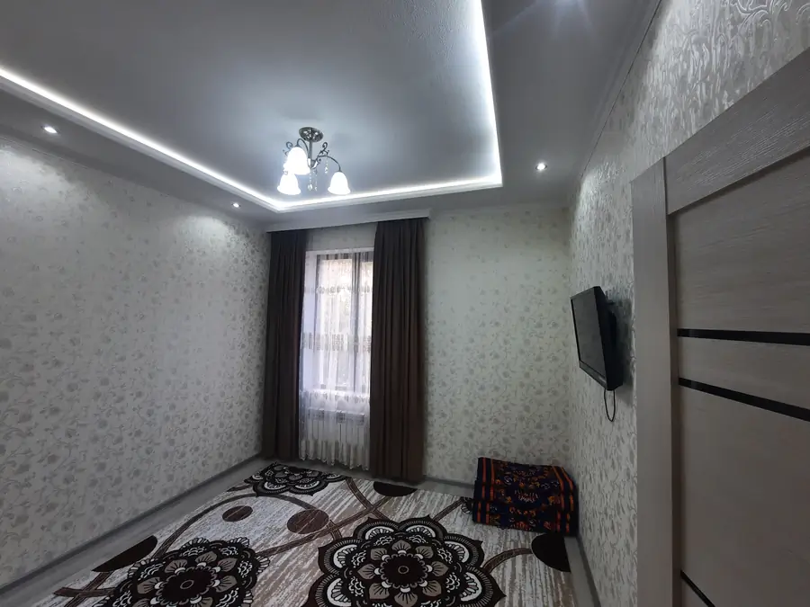 2 xonali kvartira sotiladi − 42.3 m²