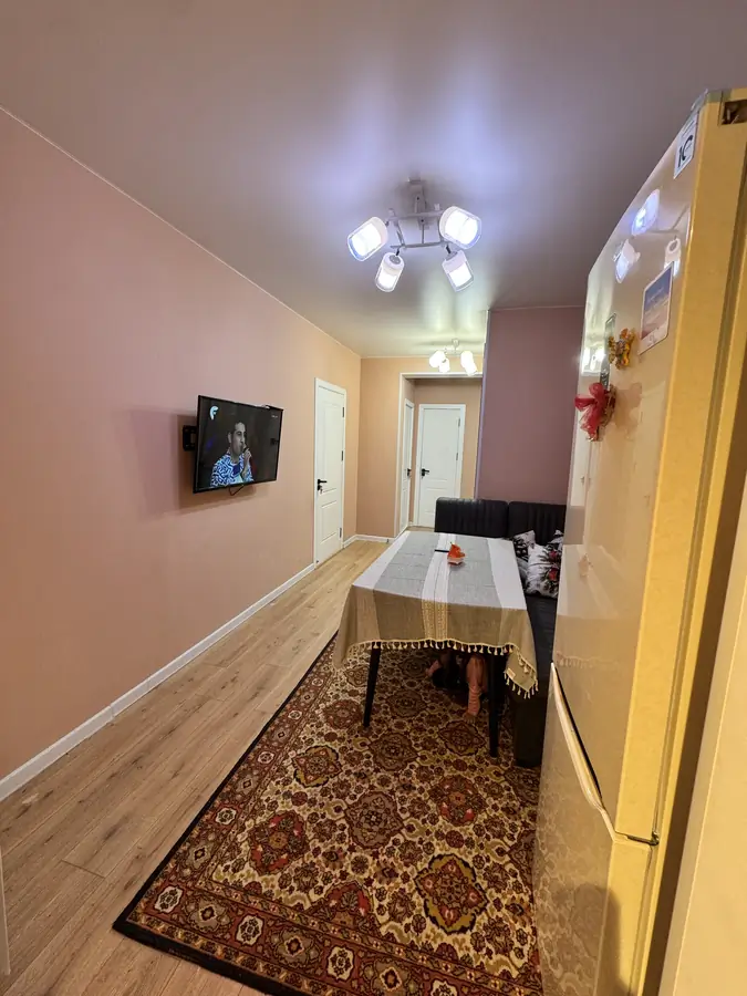 3 xonali kvartira sotiladi − 70 m²