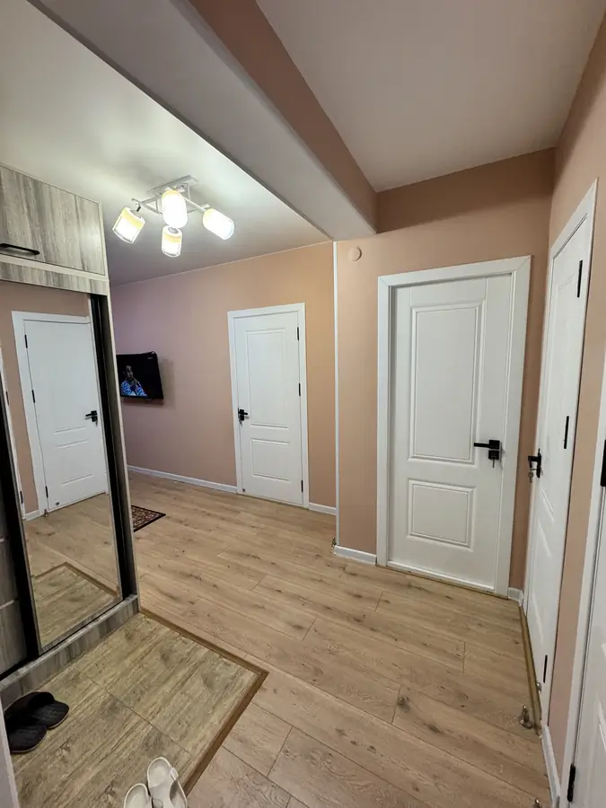 3 xonali kvartira sotiladi − 70 m²