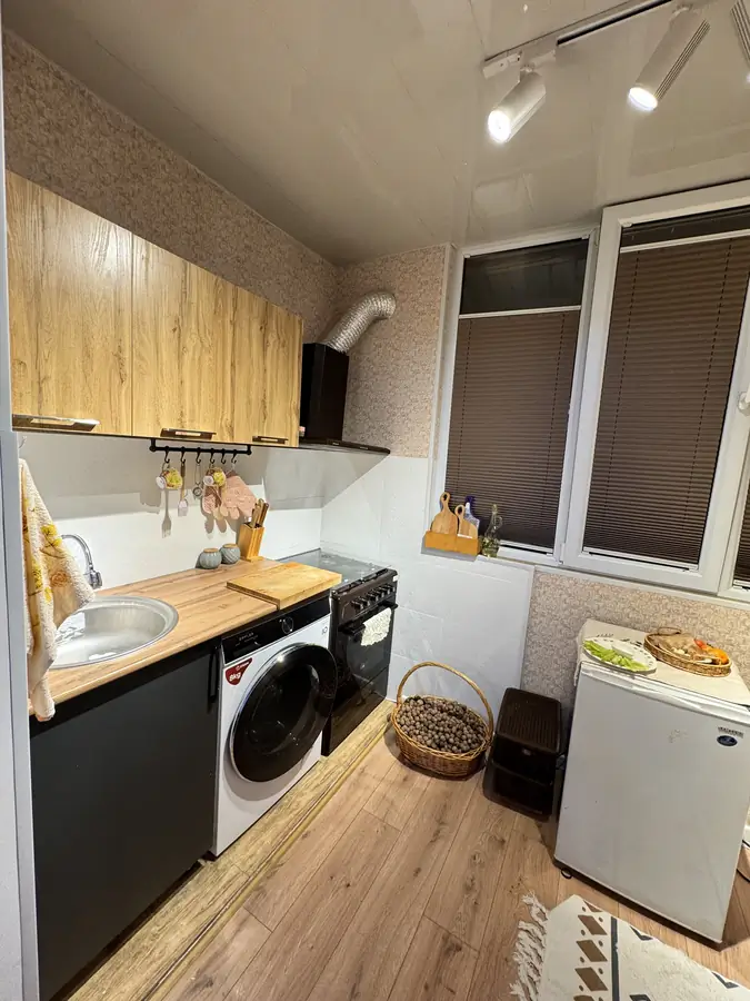 3 xonali kvartira sotiladi − 70 m²