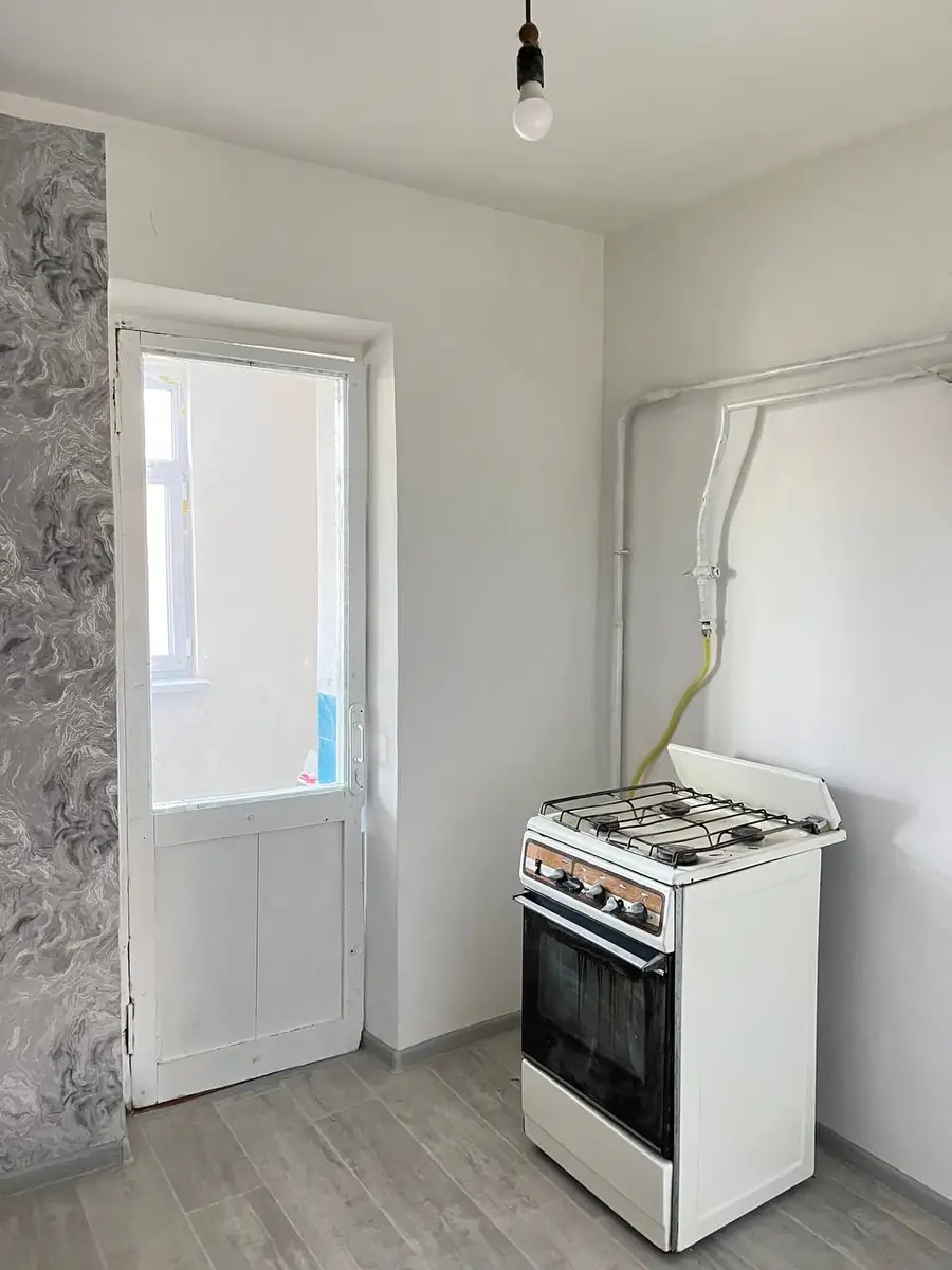 Продается 3-комнатная квартира − 70.2 м²