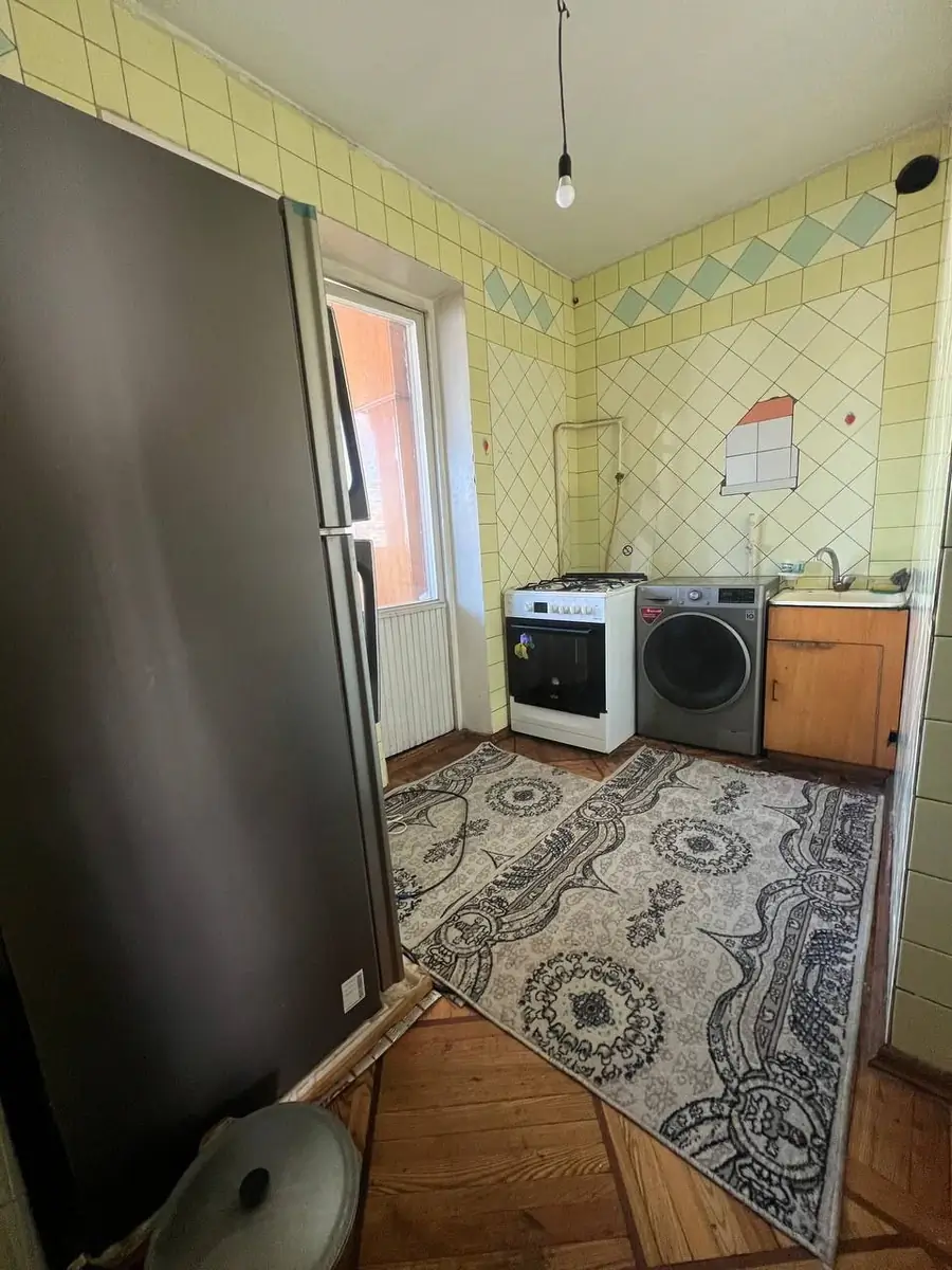 Продается 3-комнатная квартира − 84 м²