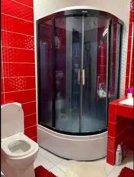 Продается 4-комнатная квартира − 213 м²