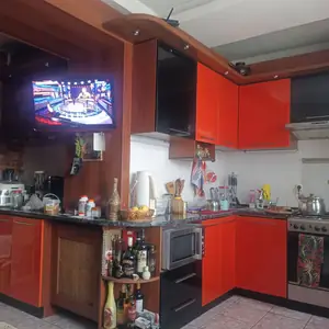 Продается 3-комнатная квартира − 80 м²