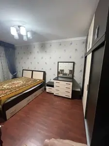 3 xonali kvartira sotiladi − 99 m²