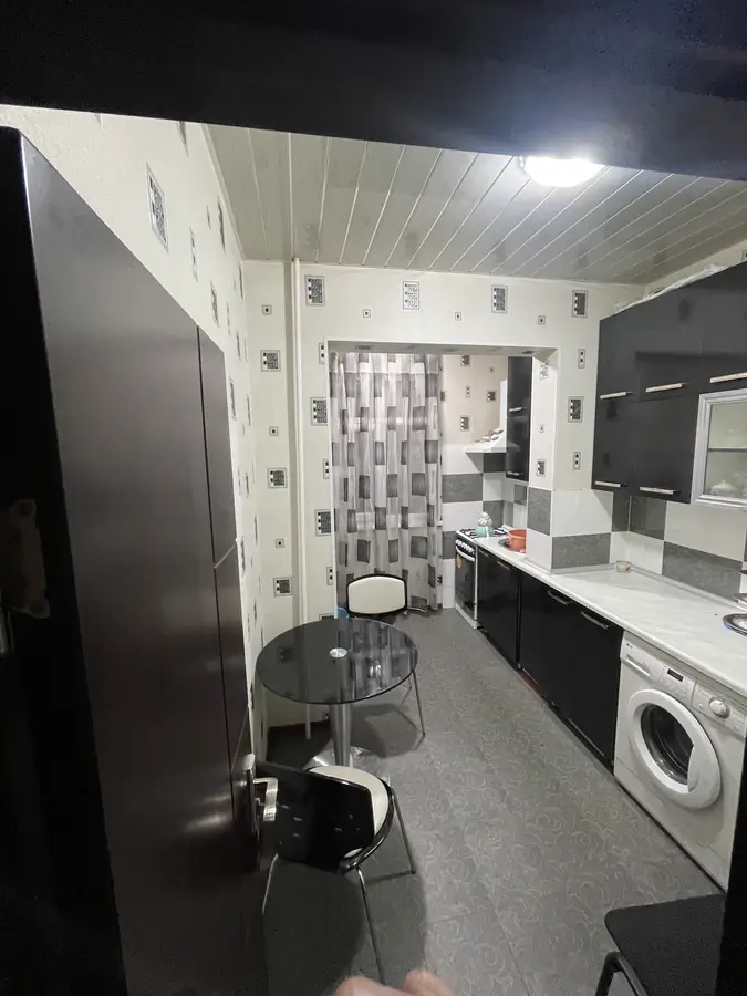 3 xonali kvartira sotiladi − 99 m²