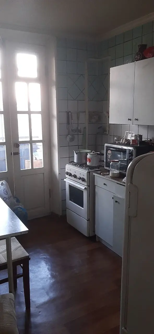 1 xonali kvartira sotiladi − 28 m²