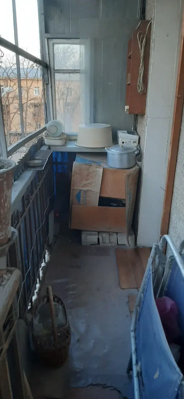 1 xonali kvartira sotiladi − 28 m²