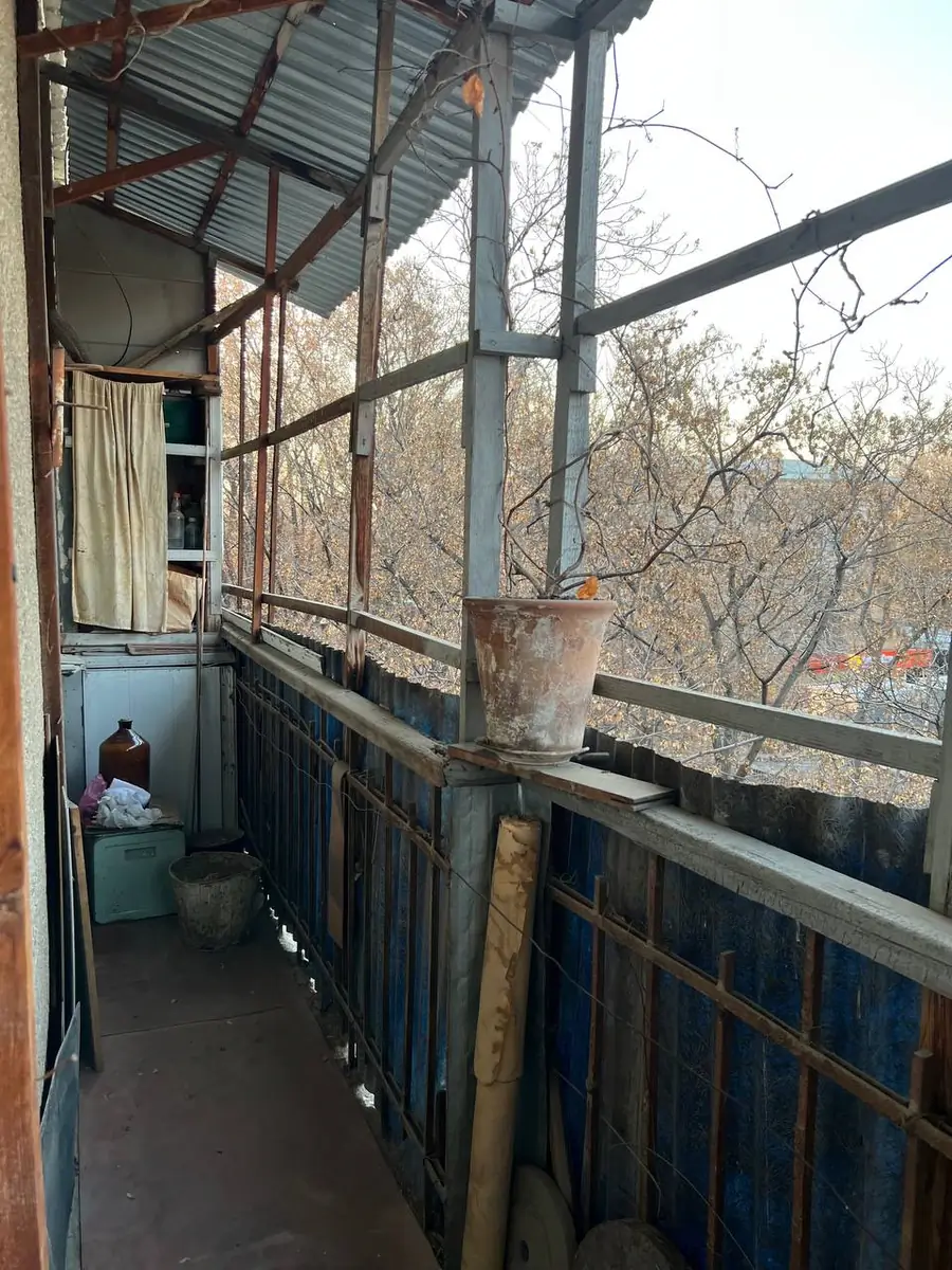 1 xonali kvartira sotiladi − 28 m²