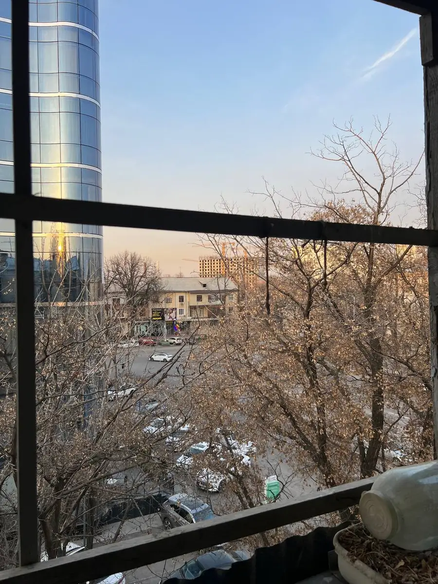 1 xonali kvartira sotiladi − 28 m²