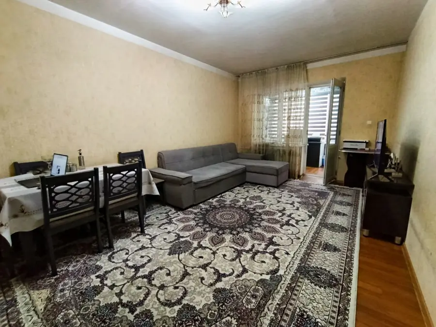 Продается 2-комнатная квартира − 75 м²