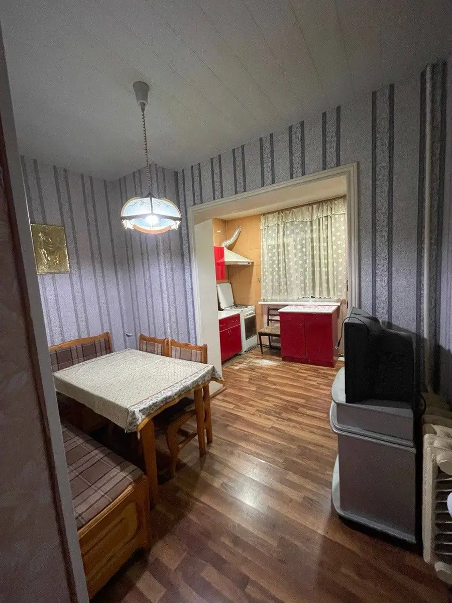 1 xonali kvartira sotiladi − 45 m²