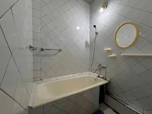 Продается 4-комнатная квартира − 112 м²