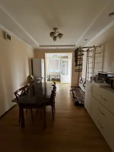 Продается 3-комнатная квартира − 113 м²