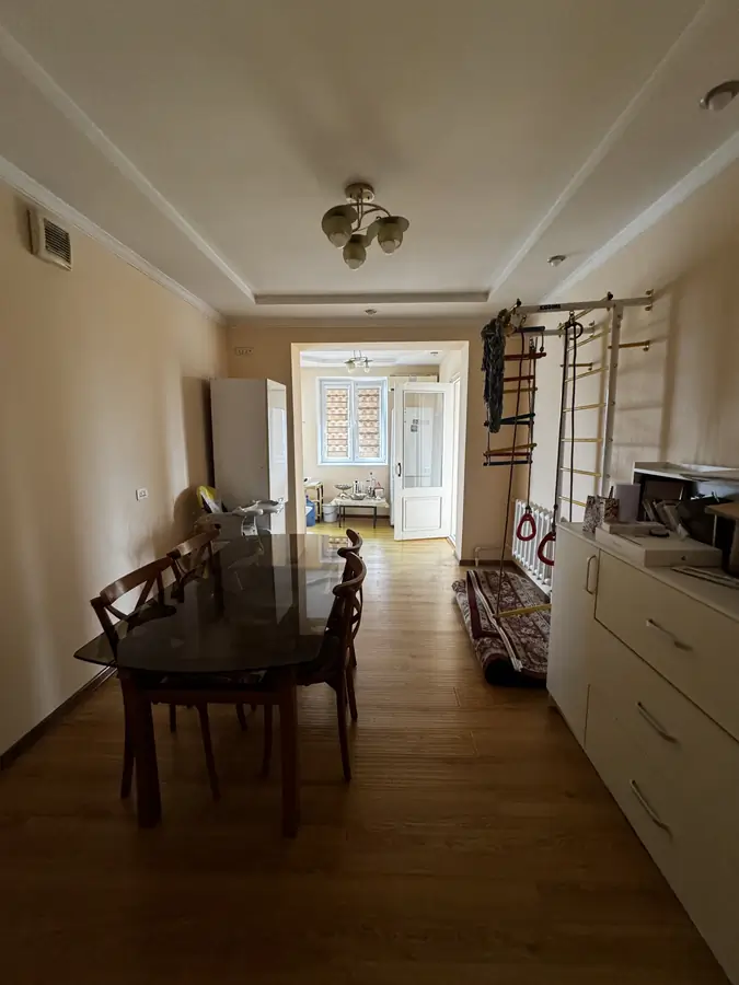 Продается 3-комнатная квартира − 113 м²