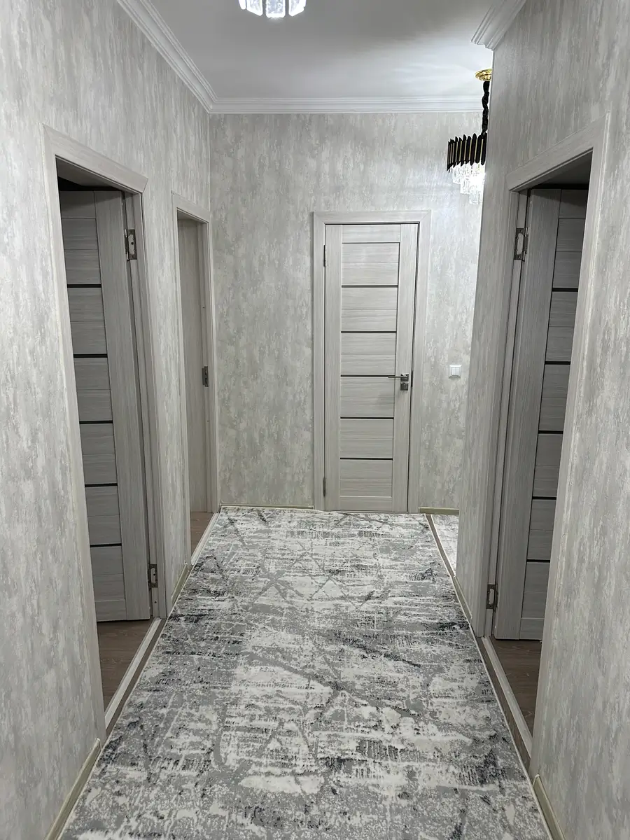 Продается 3-комнатная квартира − 67.8 м²