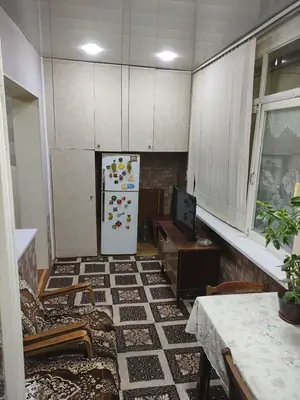 Продается 3-комнатная квартира − 75.4 м²