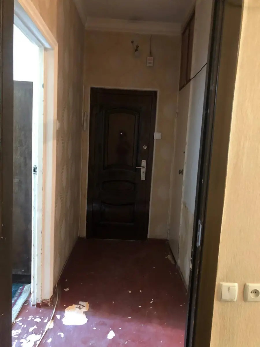 3 xonali kvartira sotiladi − 67.8 m²