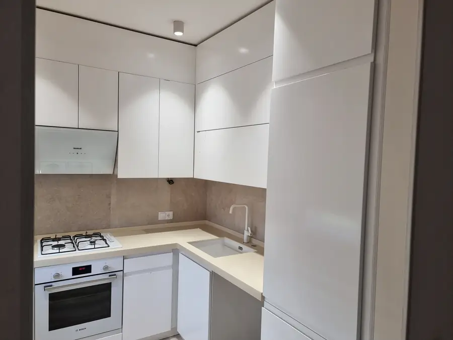 Продается 1-комнатная квартира − 33 м²