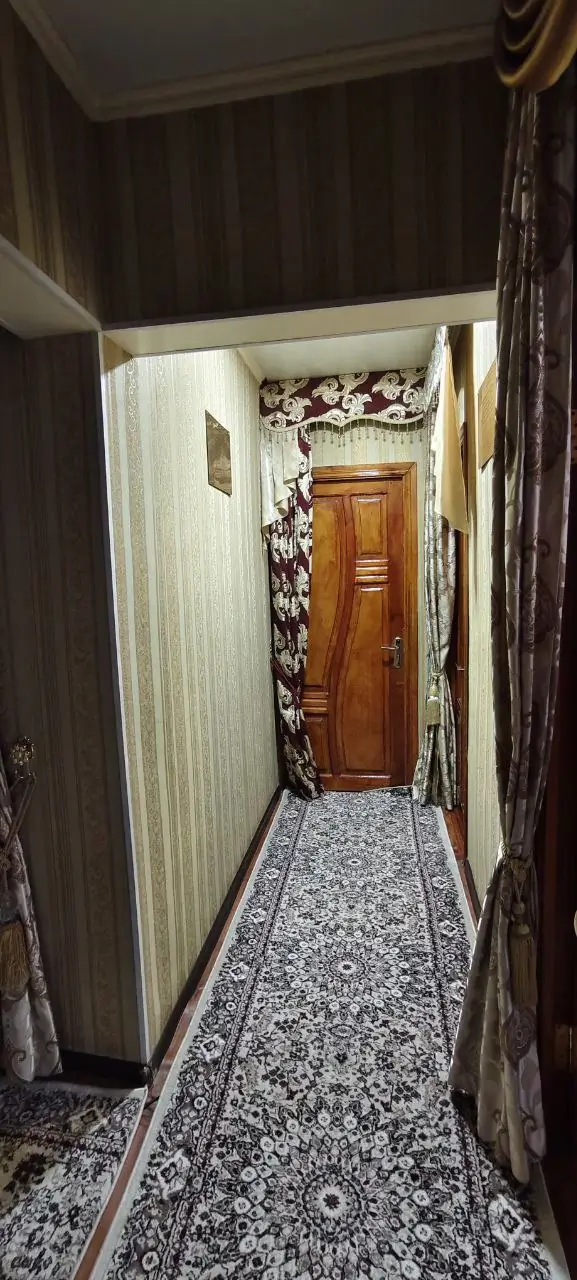 Продается 4-комнатная квартира − 79.9 м²