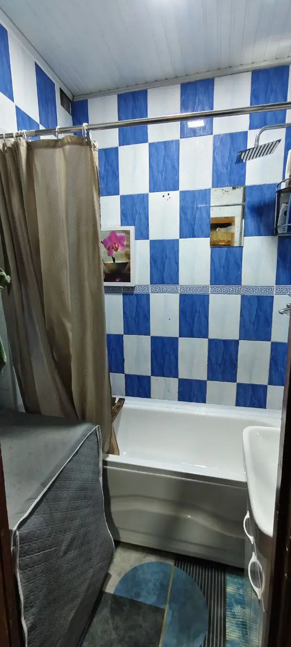 Продается 4-комнатная квартира − 79.9 м²