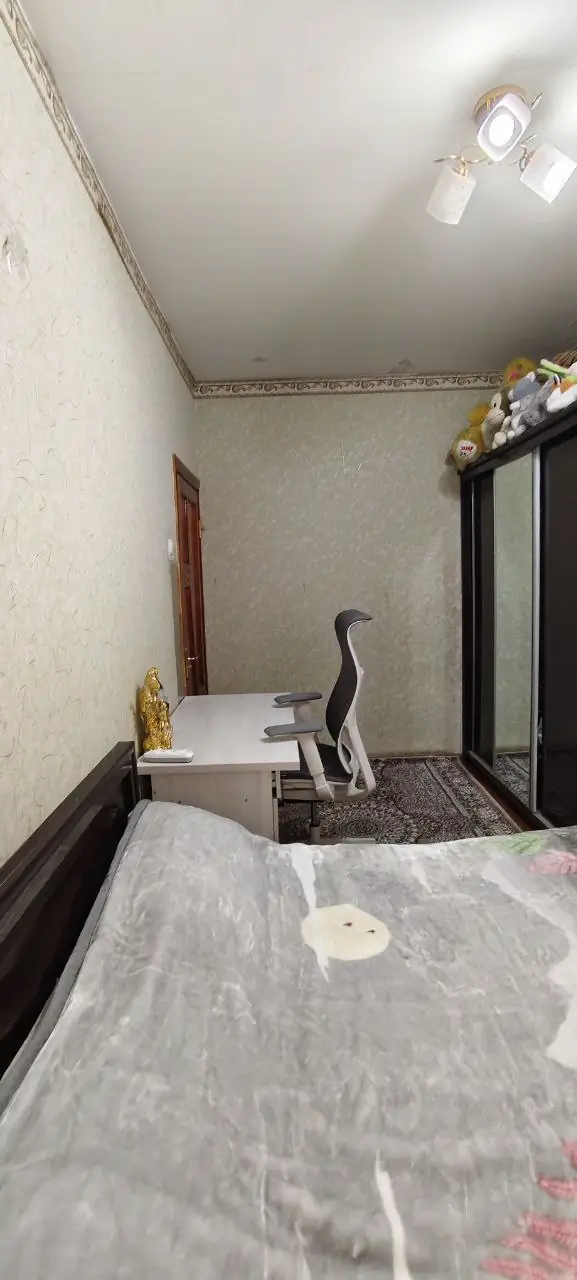 Продается 4-комнатная квартира − 79.9 м²