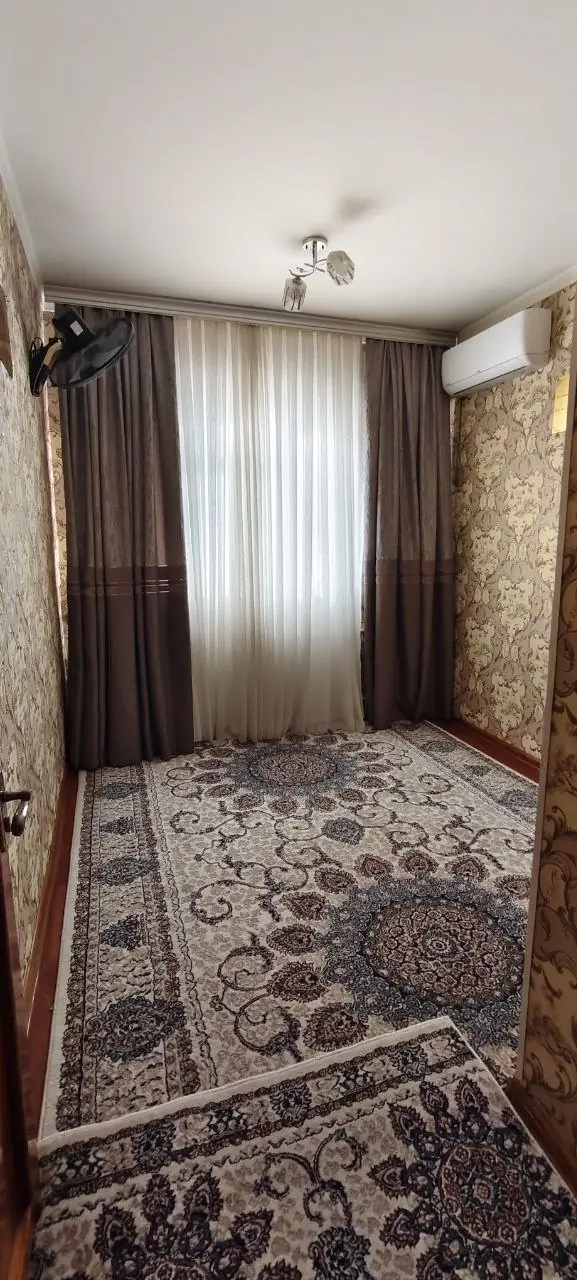 Продается 4-комнатная квартира − 79.9 м²