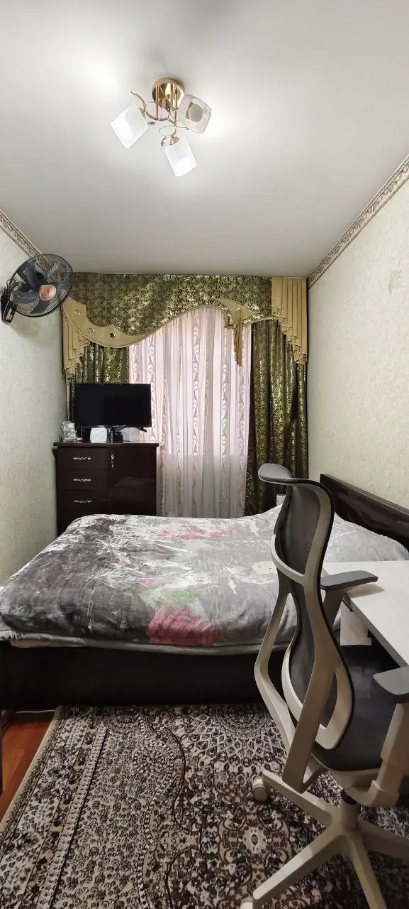 Продается 4-комнатная квартира − 79.9 м²