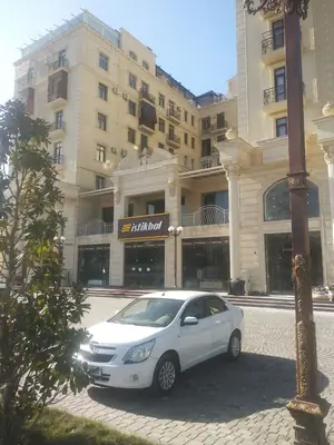 Продается 3-комнатная квартира − 160.3 м²