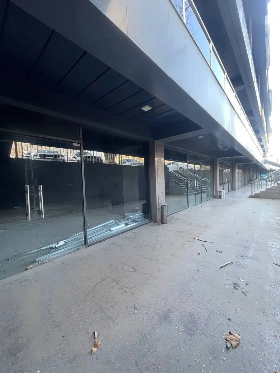 Ijaraga savdo-sotiq maydoni − 131 m²