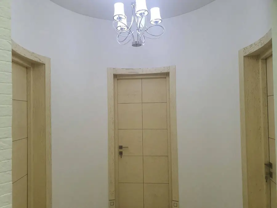 3-комнатная квартира − 140 м², 2/4 этаж