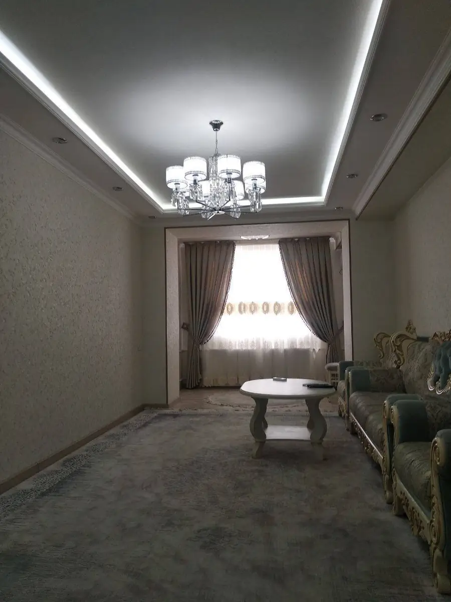 3 xonali kvartira sotiladi − 96 m²