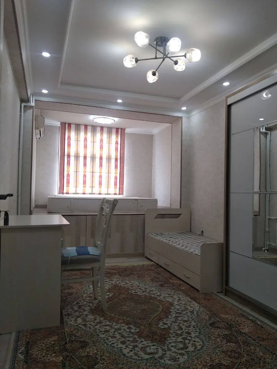 3 xonali kvartira sotiladi − 96 m²