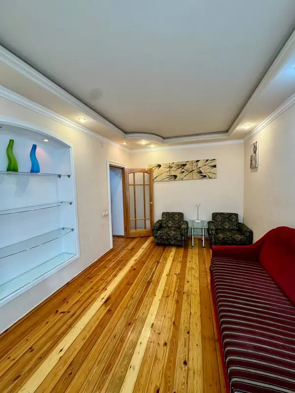 2-комнатная квартира − 52 м², 2/4 этаж