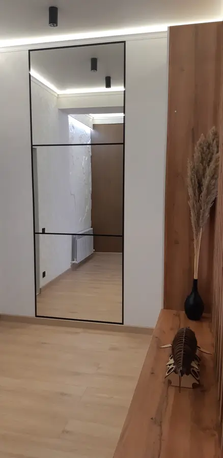 Продается 3-комнатная квартира − 56 м²