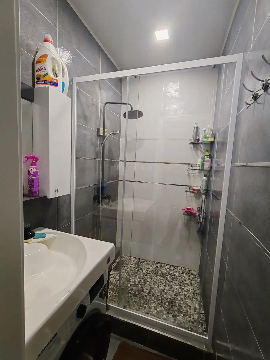 3 xonali kvartira sotiladi − 75 m²