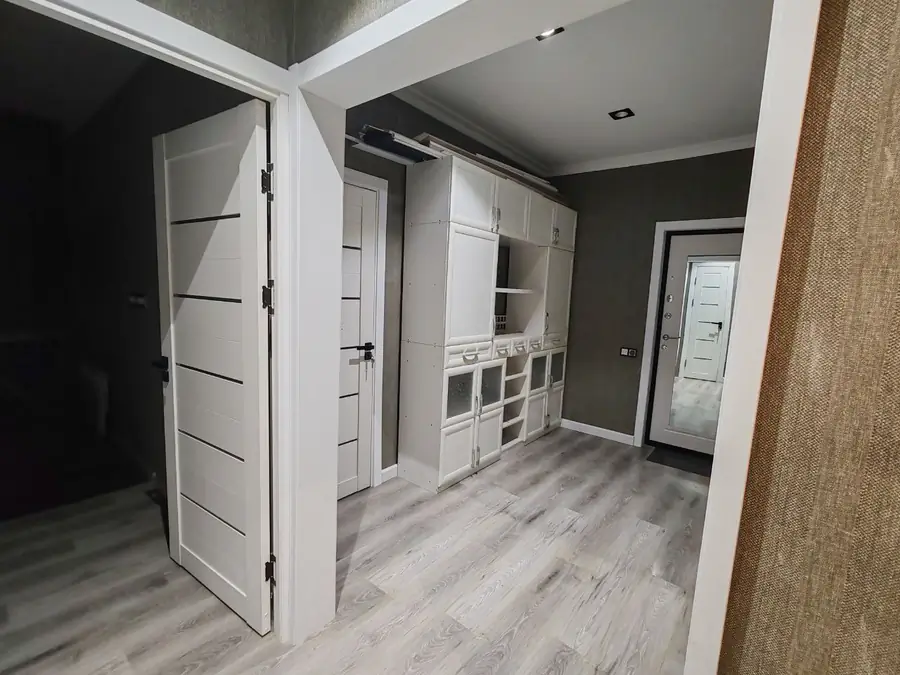 3 xonali kvartira sotiladi − 75 m²