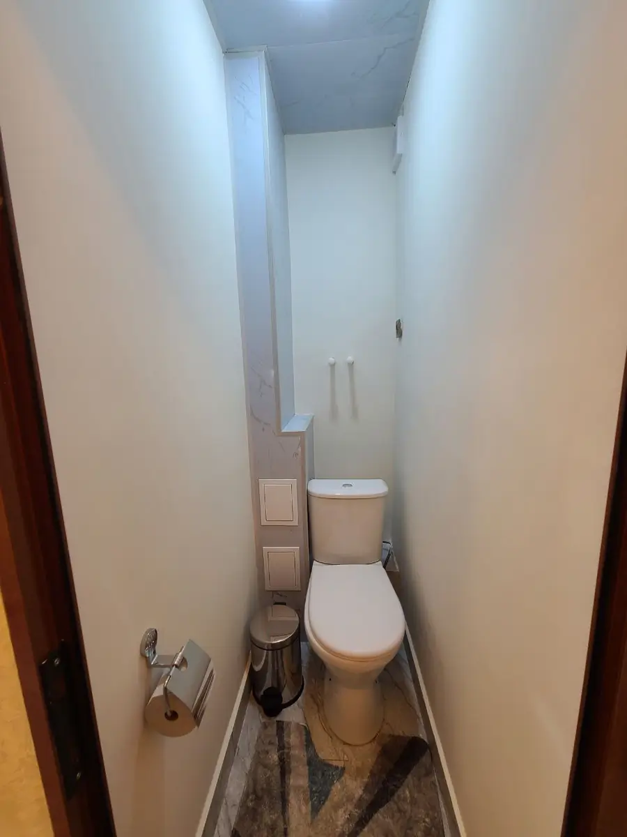 3 xonali kvartira sotiladi − 64.8 m²