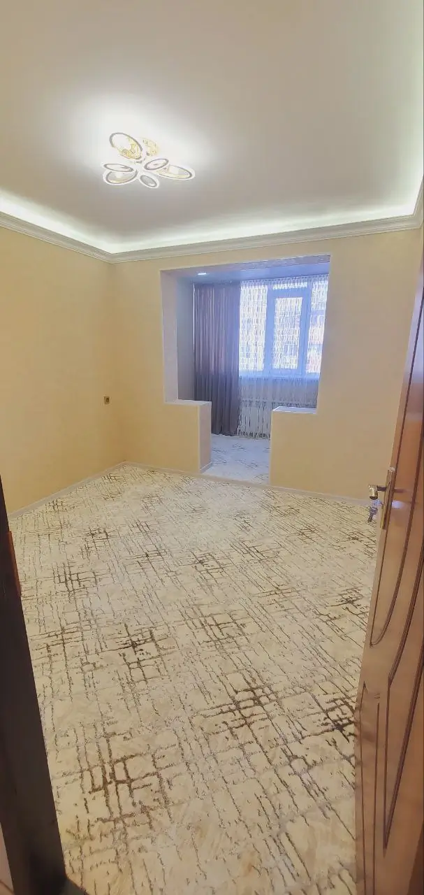 3 xonali kvartira sotiladi − 64.8 m²
