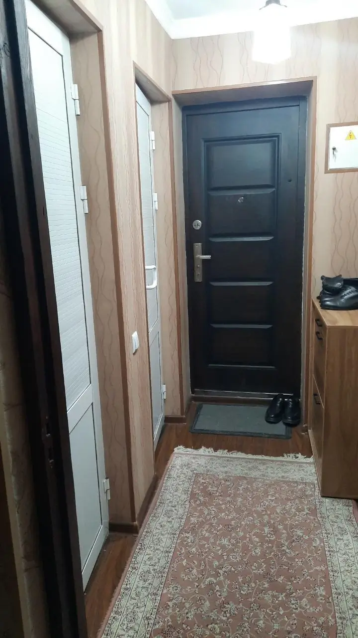 3 xonali kvartira sotiladi − 70 m²