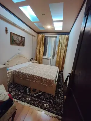 Продается 4-комнатная квартира − 83 м²