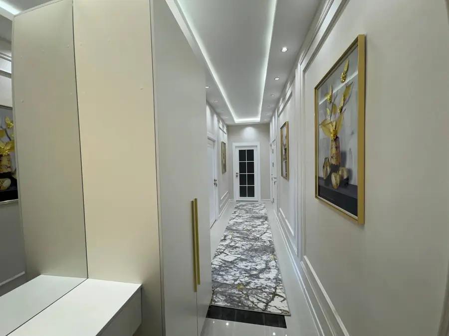 Продается 3-комнатная квартира − 78 м²