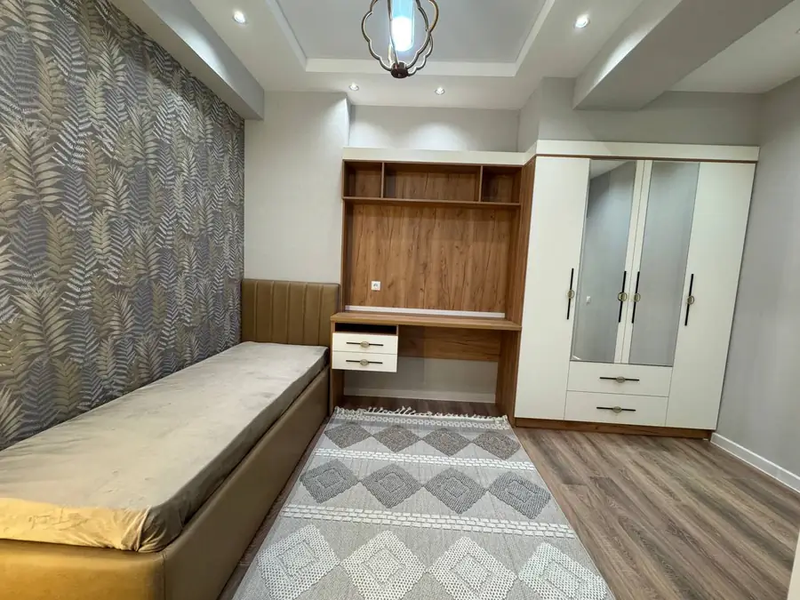 Продается 3-комнатная квартира − 78 м²