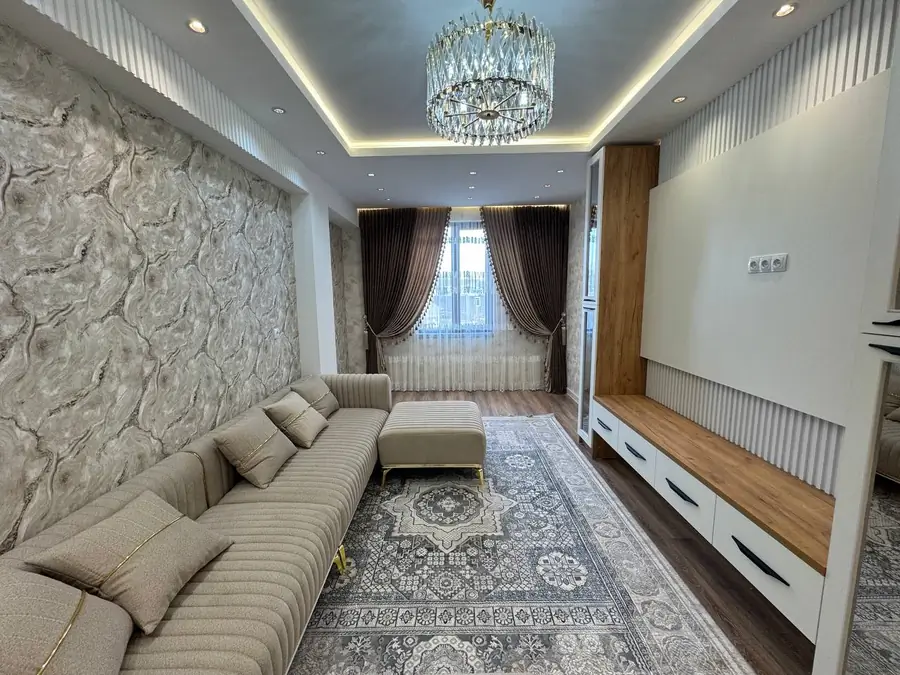 Продается 3-комнатная квартира − 78 м²