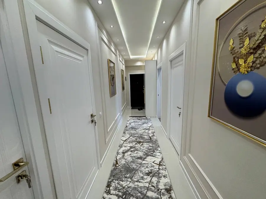 Продается 3-комнатная квартира − 78 м²