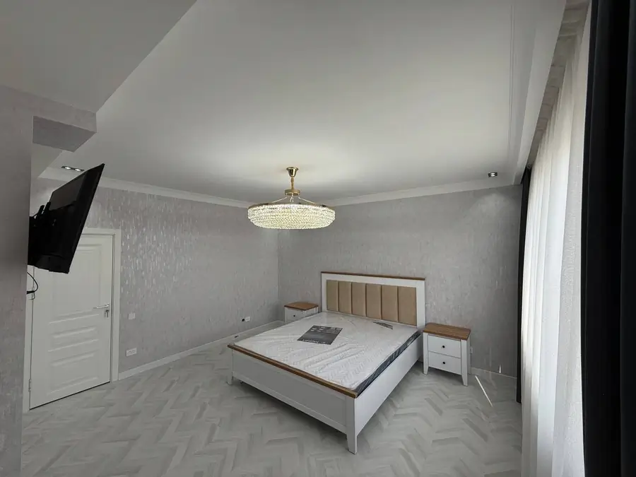 3 xonali kvartira sotiladi − 84 m²